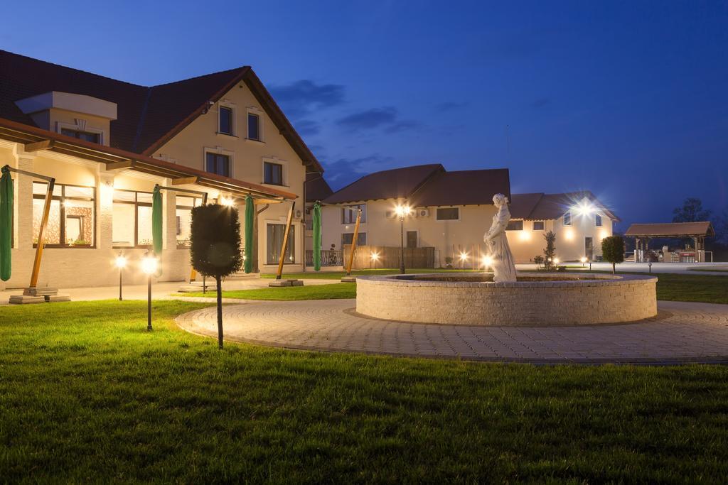Allegria Hotel Alba Iulia Extérieur photo